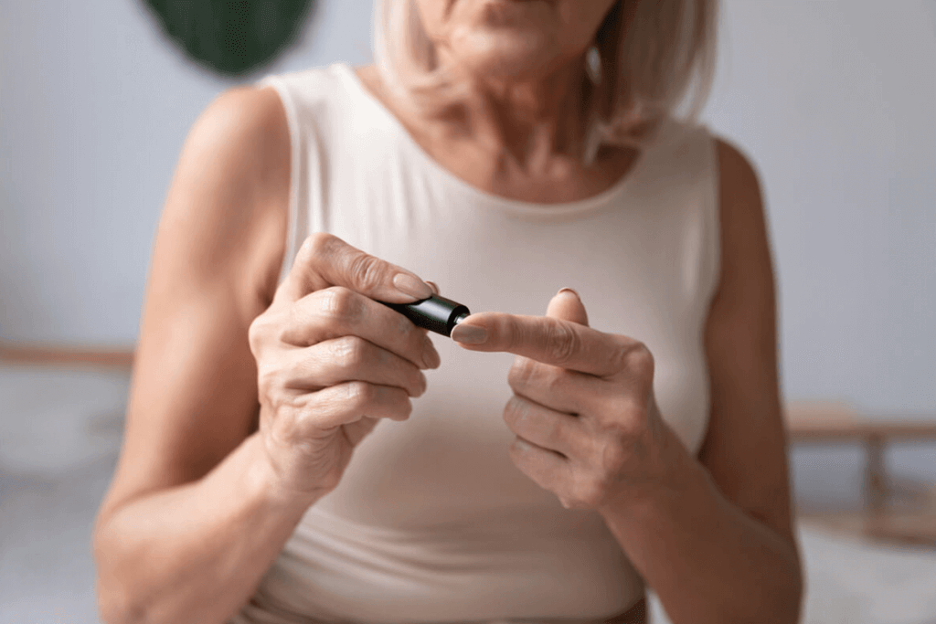 woman measuring her insulin levels