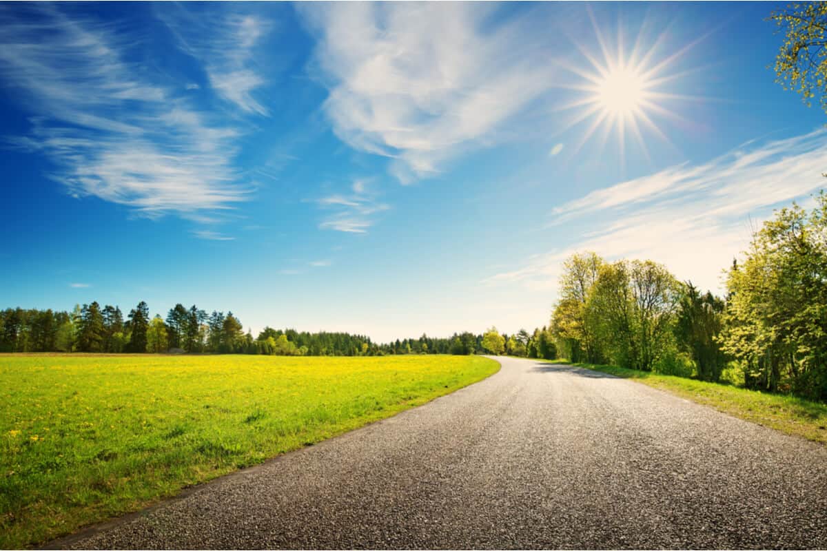 natural sunburn relief outdoor path with sun shinning