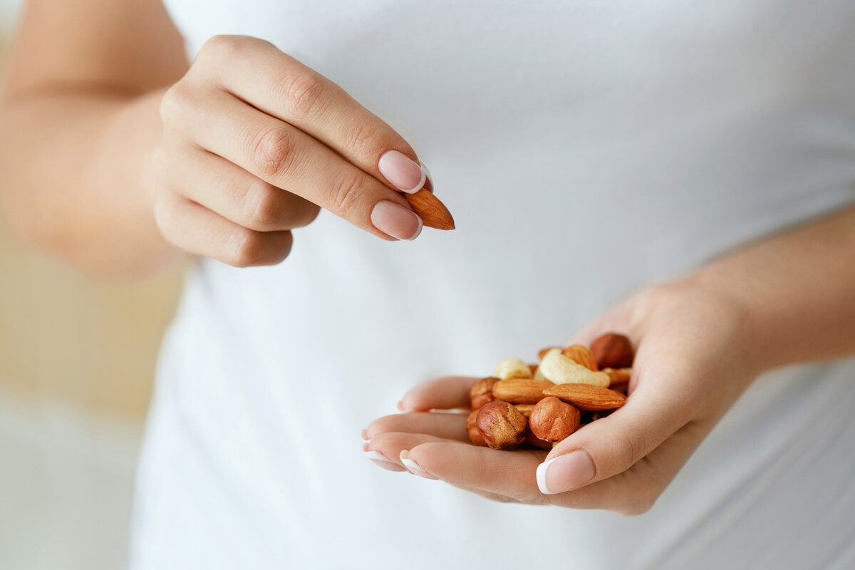 energy boosting foods bowl of nuts