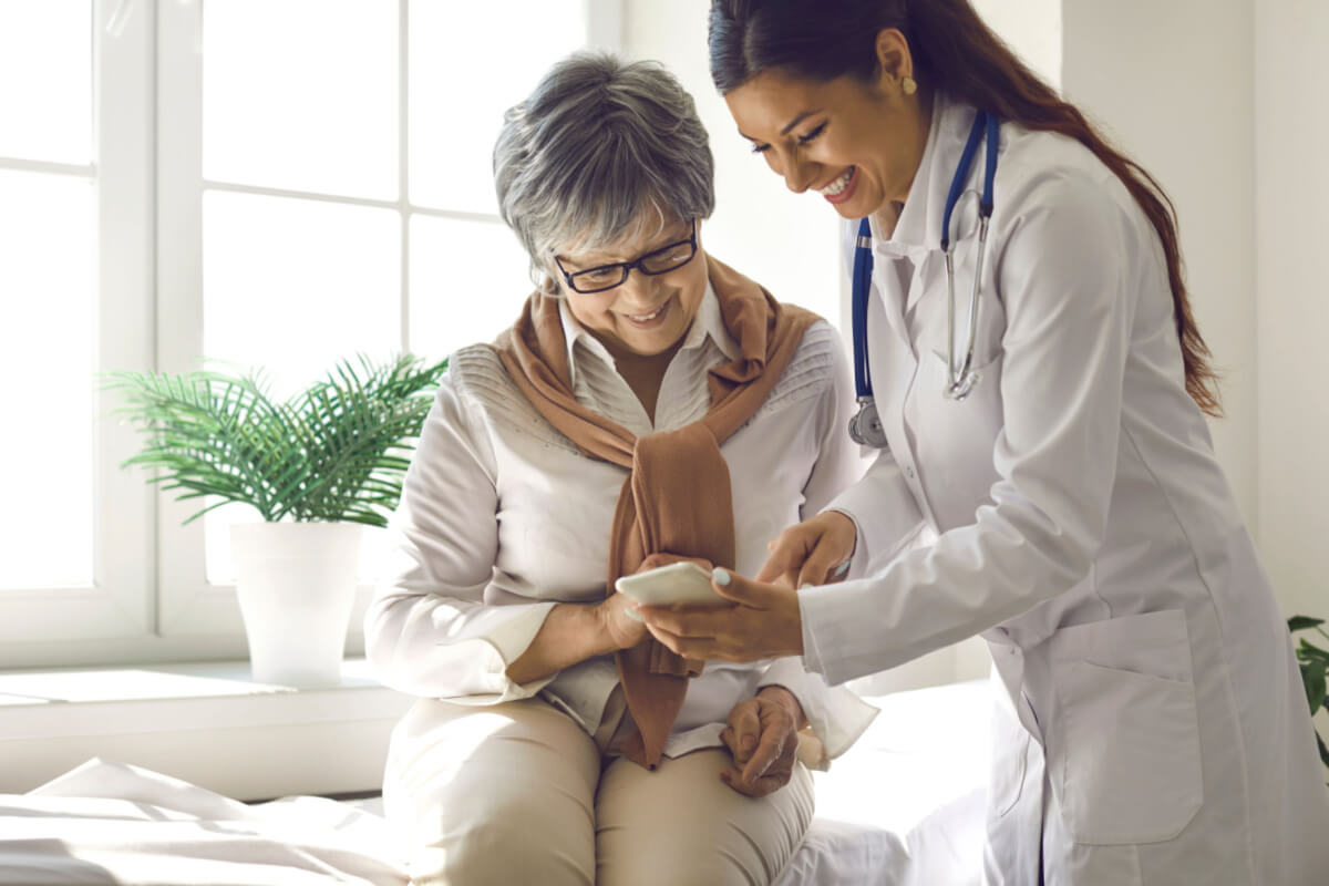 healthcare and inflation practitioner consulting with a patient