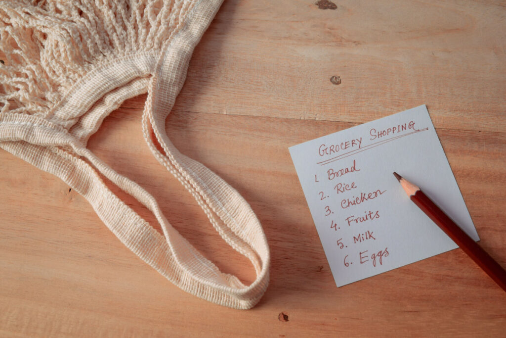 healthy eating on a budget grocery list cover image